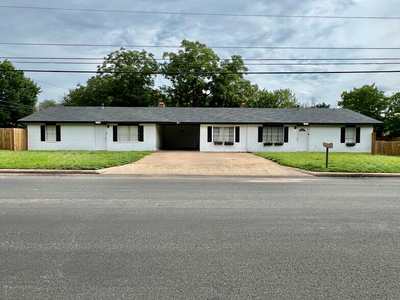 Primary Photo Of 902 E Highway St, Fredericksburg Specialty For Sale