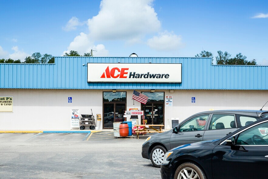 More Photos Of 1114 Highway 20, Interlachen Storefront Retail Office For Lease