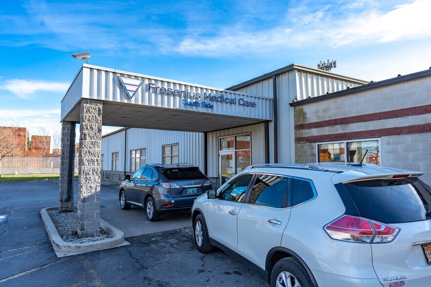 Primary Photo Of 3134 W 76th St, Chicago Medical For Sale