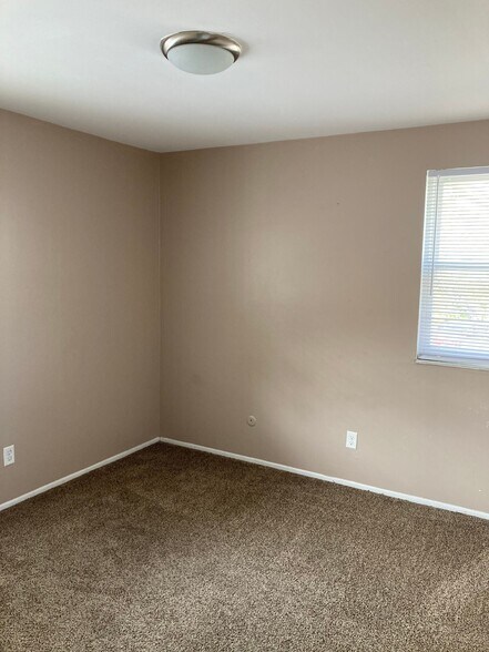 More Photos Of 4908 Northcutt Pl, Dayton Apartments For Sale