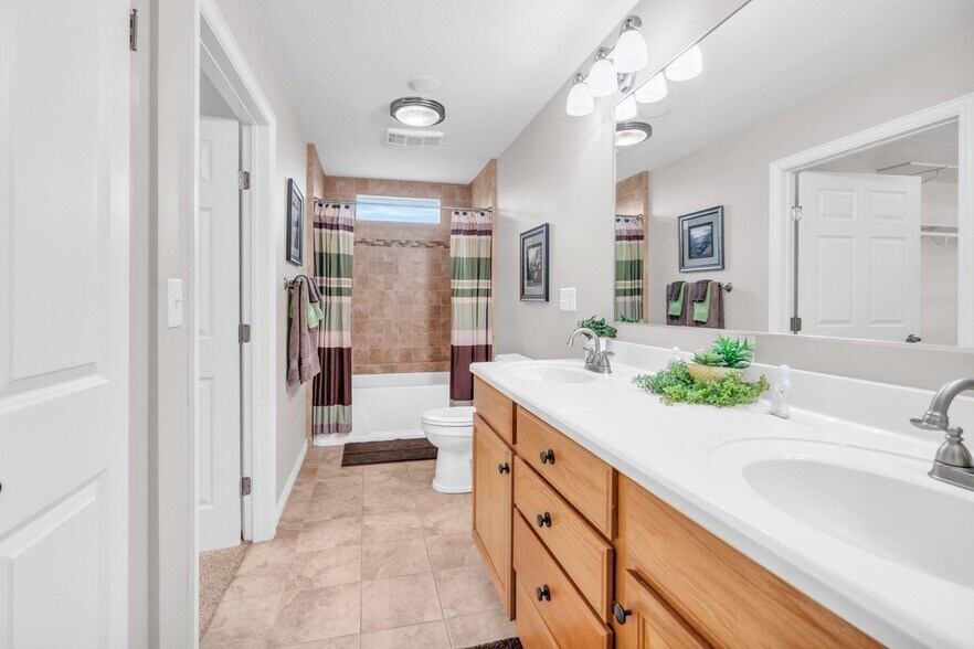 More Photos Of 103 Roundabout Ln, Huntsville Specialty For Sale
