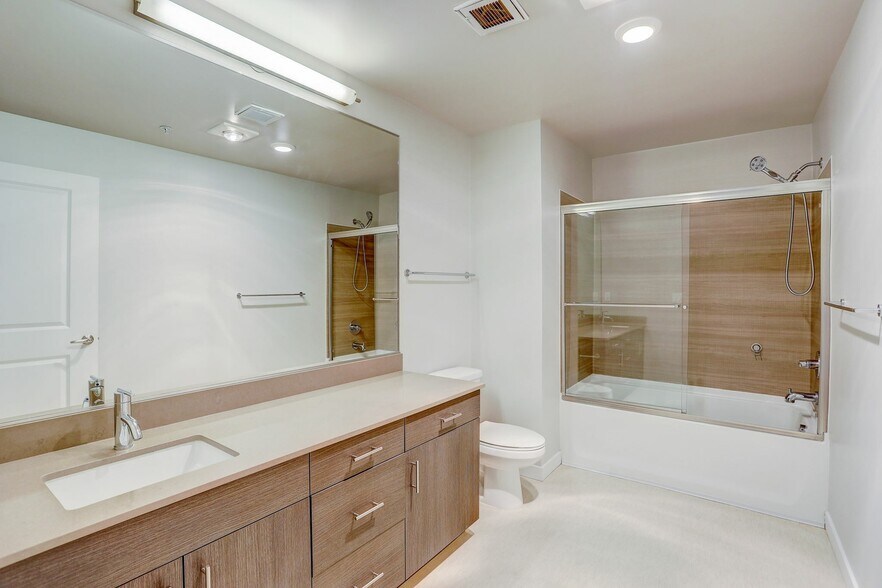 More Photos Of 954 E Union St, Seattle Apartments For Lease