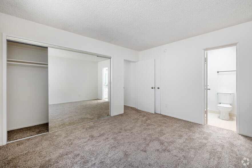 More Photos Of 1666 Federal Ave, Los Angeles Apartments For Sale