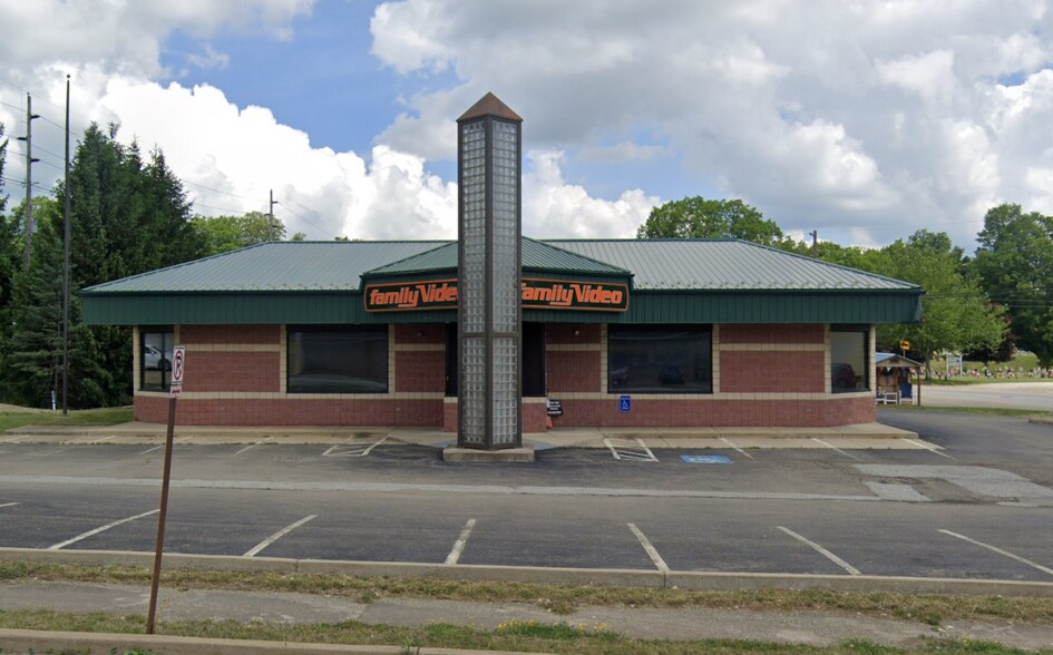 More Photos Of 7 W Columbus Ave, Corry General Retail For Lease