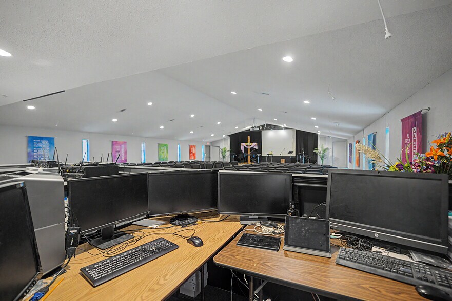 More Photos Of 2111 Skyline Dr, Mesquite Religious Facility For Sale