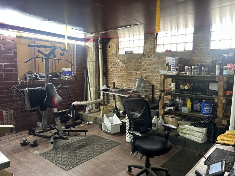 More Photos Of 1948 E 71st Pl, Chicago Manufacturing For Sale