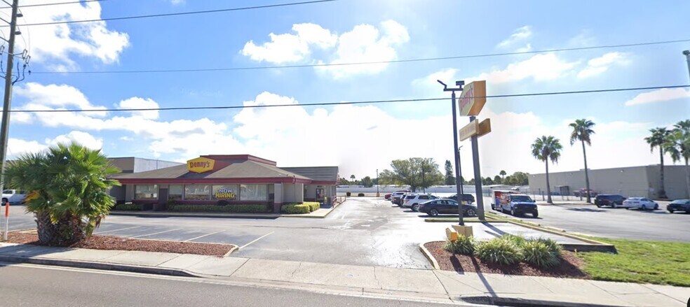 More Photos Of 940 Missouri Ave N, Largo Restaurant For Sale