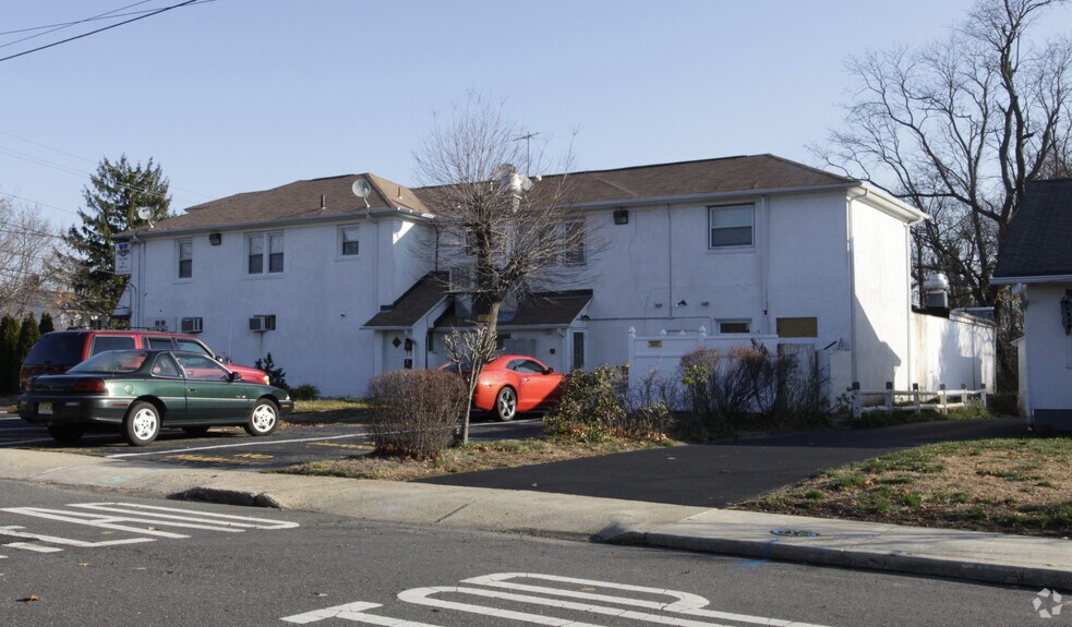 More Photos Of 140 Wall St, West Long Branch Freestanding For Lease