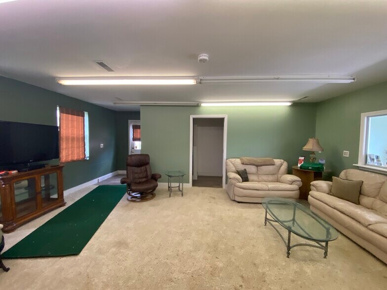 More Photos Of 472 W Main St, Tilton Warehouse For Sale