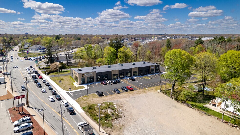 More Photos Of 627 Pleasant St, Brockton Medical For Lease