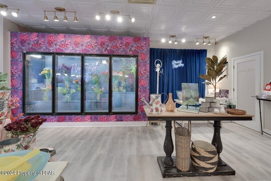 More Photos Of 447 Market St, Kingston Freestanding For Sale