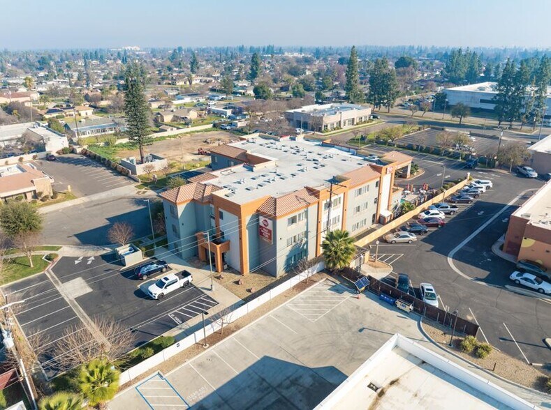 More Photos Of 480 E Shaw Ave, Fresno Hotel For Sale
