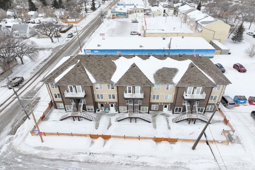 Primary Photo Of 1175 Pasqua St, Regina Apartments For Sale