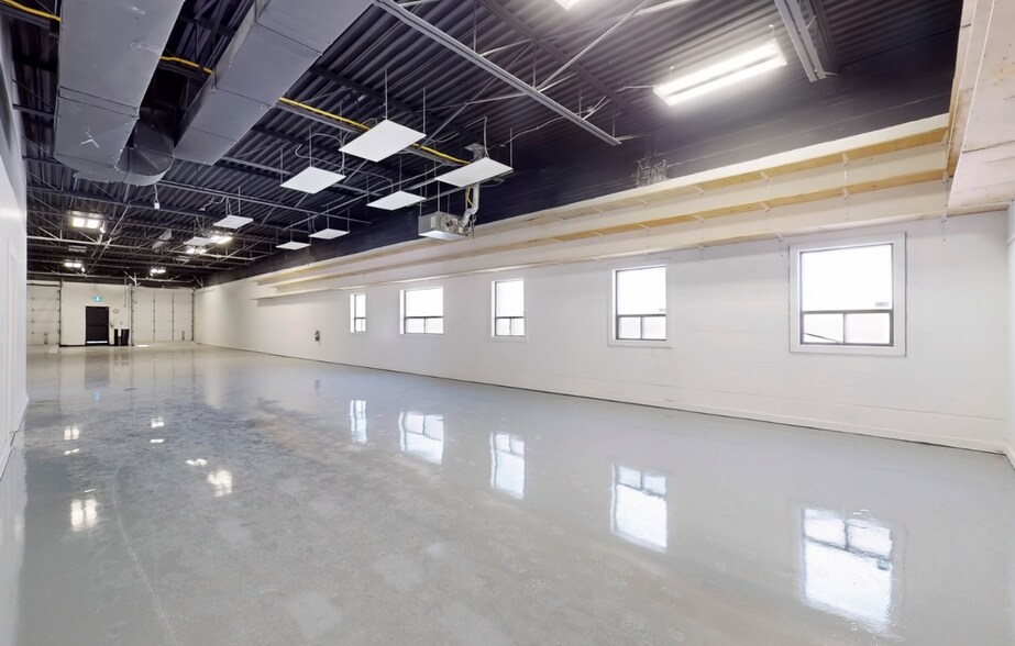 More Photos Of 11 Millwick Dr, Toronto Manufacturing For Lease