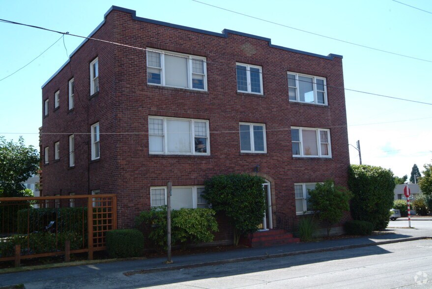 More Photos Of 4319 SW Oregon St, Seattle Apartments For Sale
