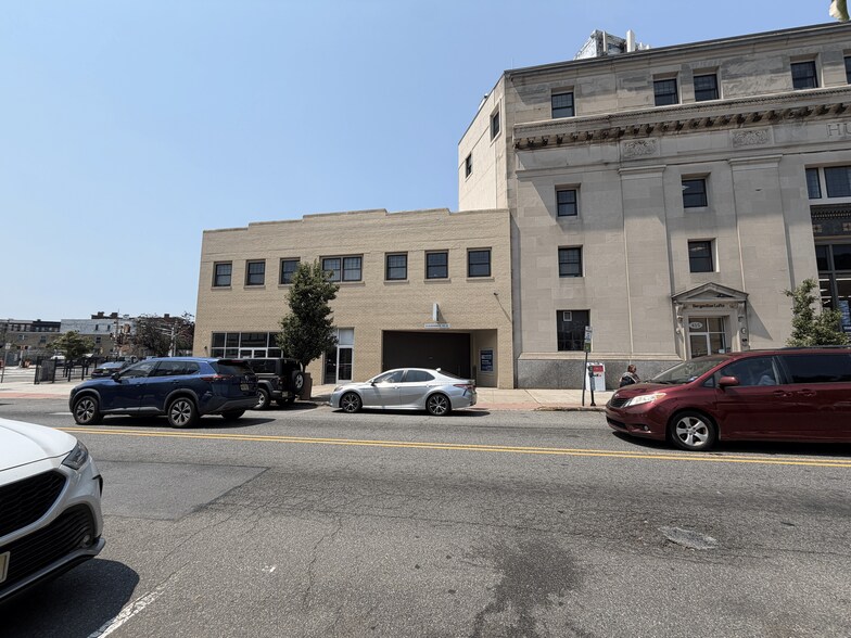 More Photos Of 3100 Bergenline Ave, Union City Office Residential For Lease