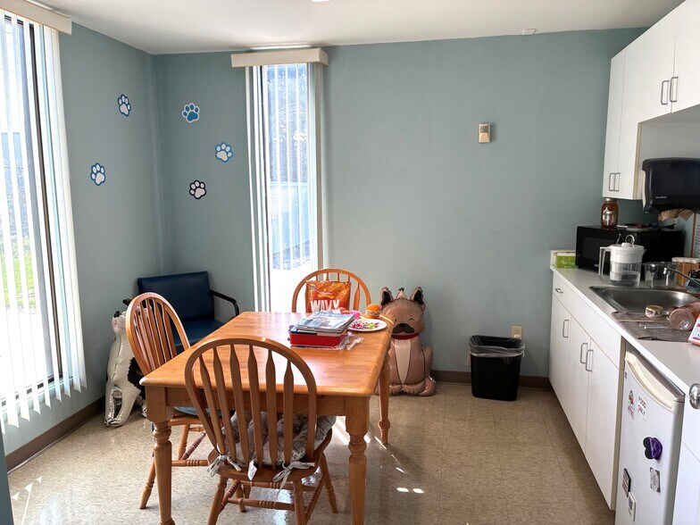 More Photos Of 1055 Denise Rd, Greece Veterinarian Kennel For Sale