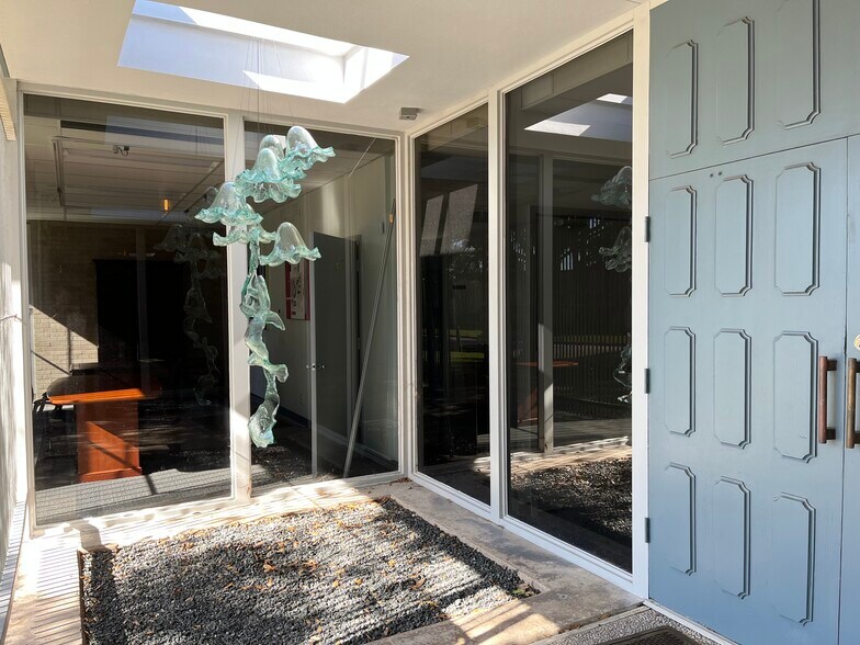 More Photos Of 8020 Westglen Dr, Houston Office For Lease