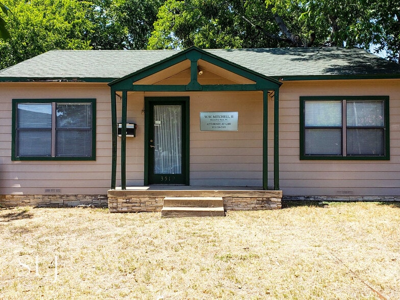 More Photos Of 3519 Miles St, Dallas Loft Creative Space For Lease