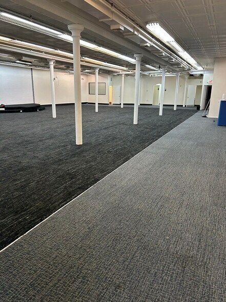 Primary Photo Of 2935 3rd Ave, Bronx Storefront Retail Office For Lease