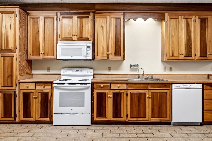 More Photos Of 6211 Rocky Point Rd, Cookeville Specialty For Sale