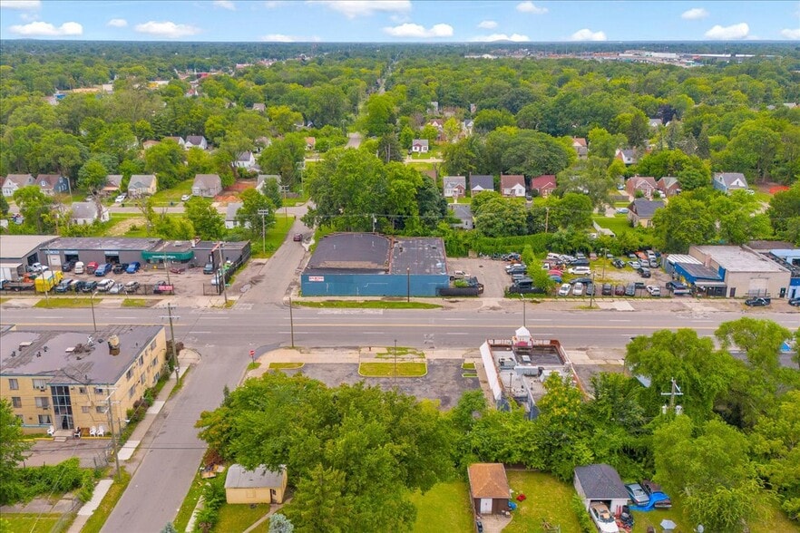 More Photos Of 12010 Greenfield Rd, Detroit General Retail For Sale