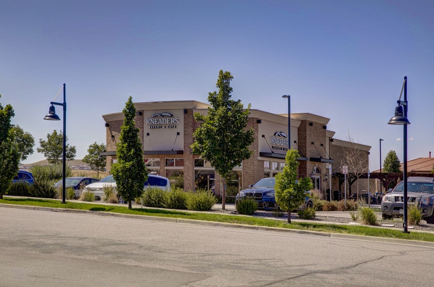 More Photos Of 9846 Zenith Meridian Dr, Englewood Restaurant For Lease