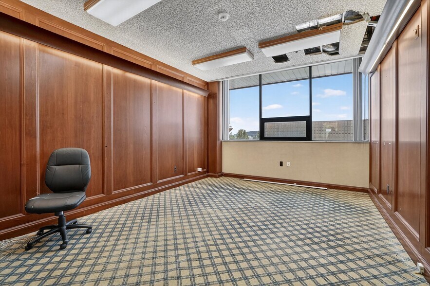 More Photos Of 74 Brookside Ave, Chester General Retail For Lease