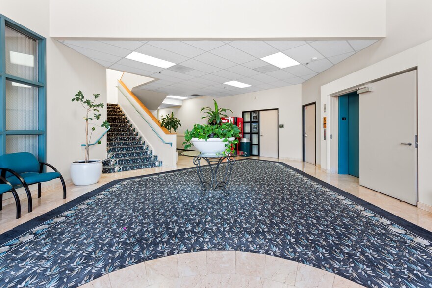 More Photos Of 816 Camarillo Springs Rd, Camarillo Office For Sale