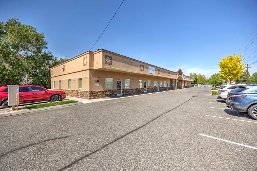 More Photos Of 515 N Neel St, Kennewick Storefront Retail Office For Lease