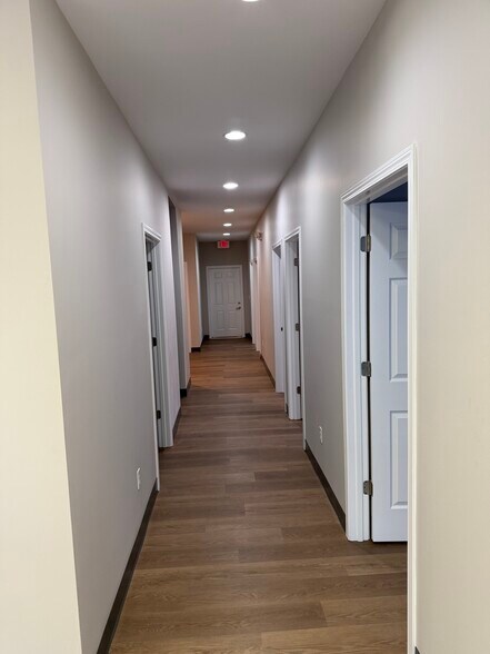 More Photos Of 56-58 Saint Marks Rd, Taylors Office For Lease