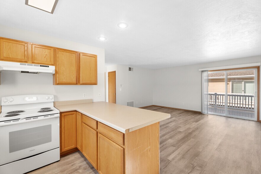 More Photos Of 1026 Cornell St, Vermillion Apartments For Sale