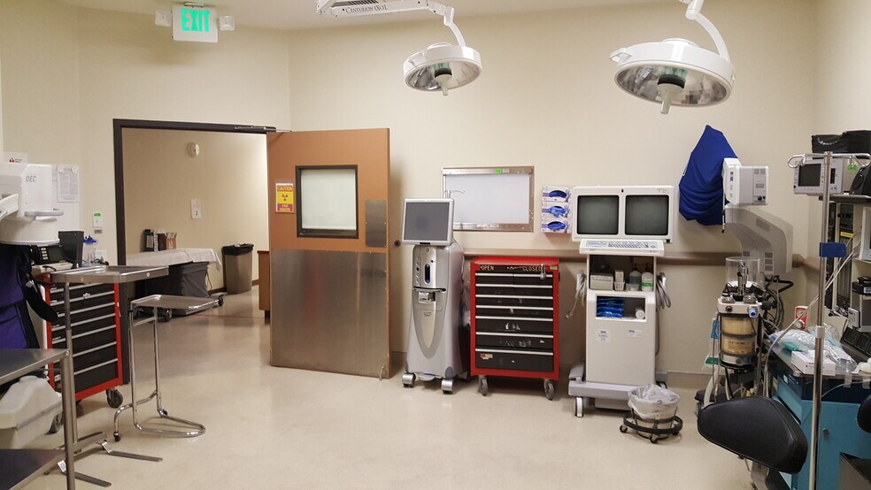 More Photos Of 830 S Citrus Ave, Azusa Medical For Lease