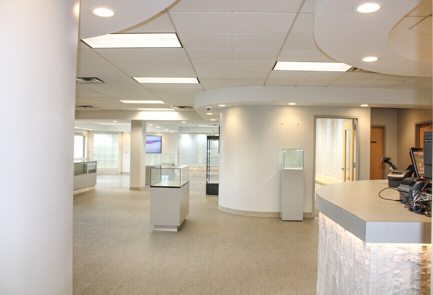 More Photos Of 4121 S 72nd Ave, Tulsa Service For Sale