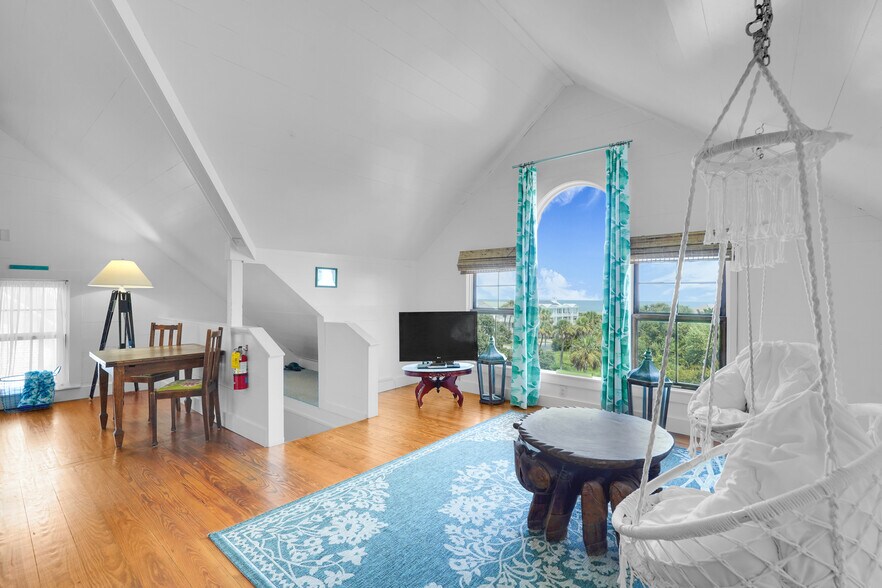 More Photos Of 21 Officers Row, Tybee Island Hospitality For Sale