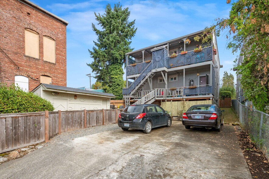 More Photos Of 411 28th Ave S, Seattle Apartments For Sale