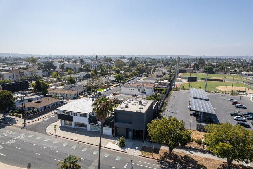 More Photos Of 12934 Venice Blvd, Los Angeles General Retail For Lease