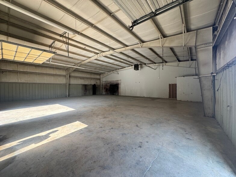 More Photos Of 2454 N Fayetteville St, Asheboro Warehouse For Lease
