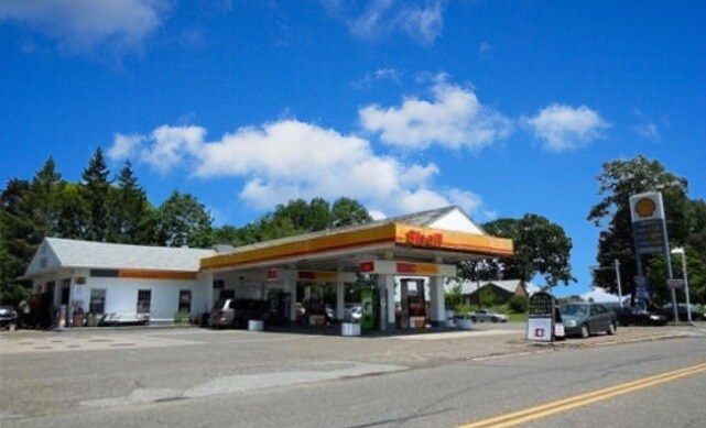 More Photos Of 11 Lincoln St, Holyoke Service Station For Sale