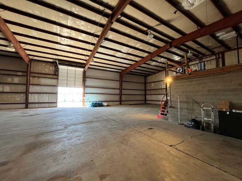 More Photos Of 3901 Groveport Rd, Obetz Warehouse For Lease