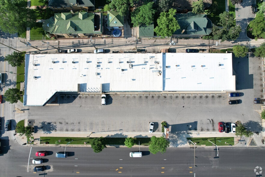 More Photos Of 6301-6405 North Ave, Oak Park Unknown For Lease