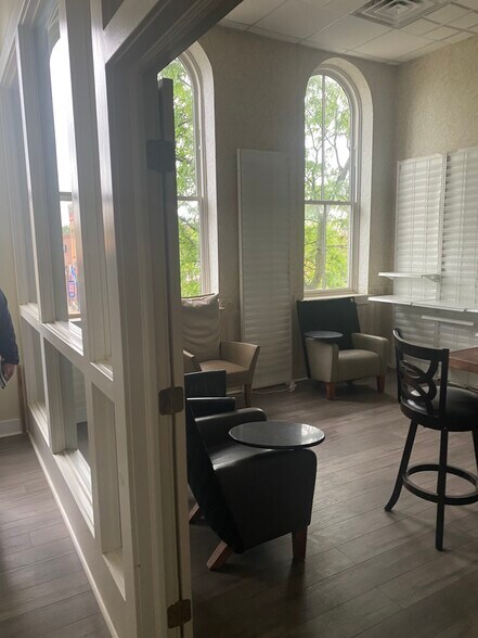 More Photos Of 145 Riley St, Dundee Storefront Retail Office For Sale