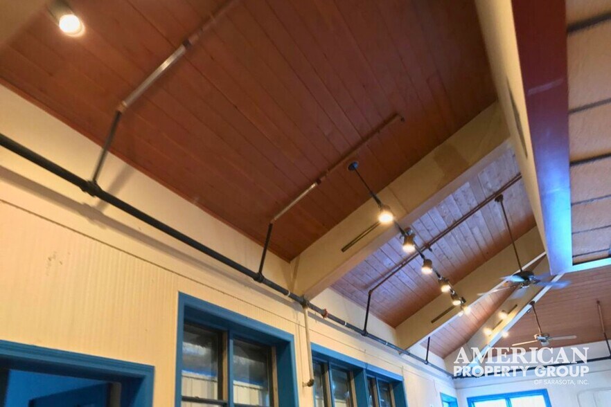 More Photos Of 3808 N Tamiami Trl, Sarasota Medical For Sale