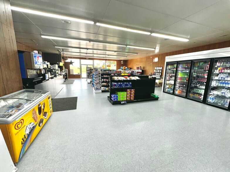 More Photos Of 5728 McCoy Rd, Blacksburg Warehouse For Sale