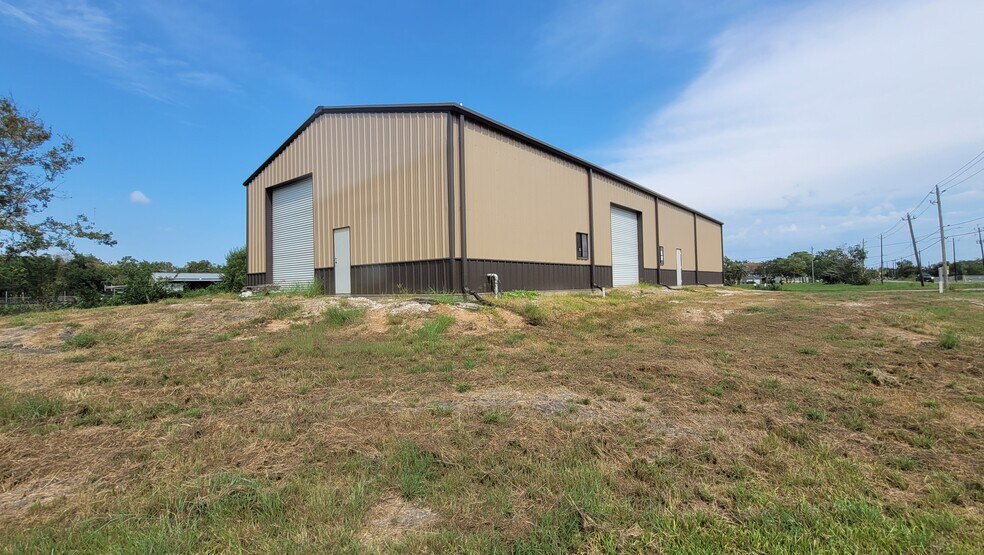More Photos Of 942 Paulette Ln, San Leon Distribution For Sale