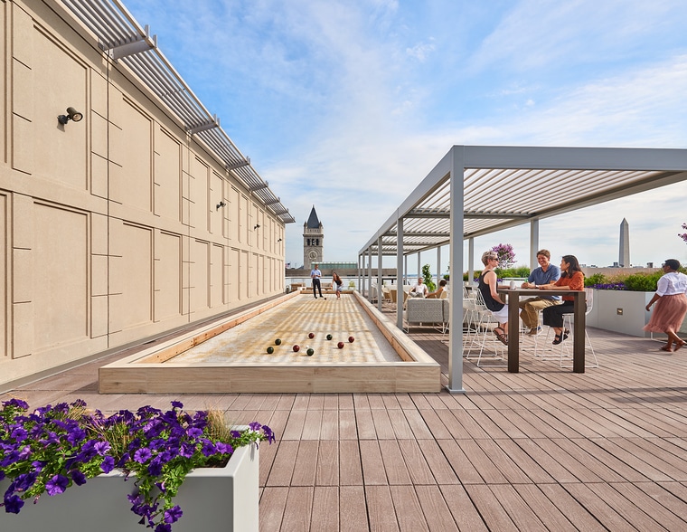 More Photos Of 555 12th St NW, Washington Office For Lease