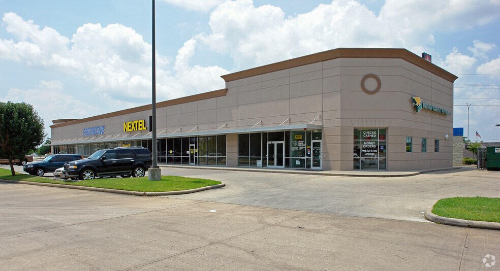 More Photos Of 3936-3974 Eastex Fwy, Beaumont Storefront Retail Office For Lease