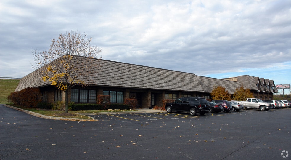 Primary Photo Of 28085 N Ashley Cir, Libertyville Medical For Sale