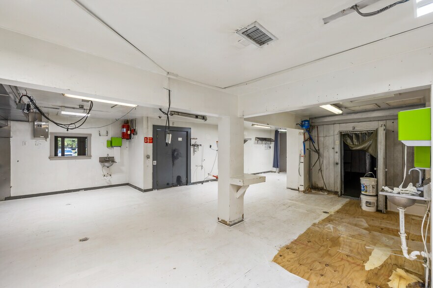 More Photos Of 1001 Landfall Way, Johns Island Storefront Retail Office For Sale