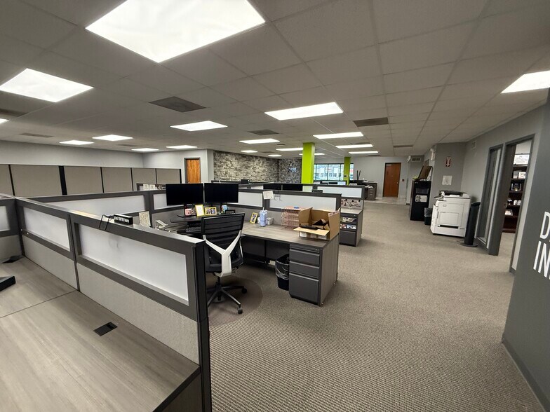 More Photos Of 255 NW Blue Pky, Lee's Summit Office For Lease